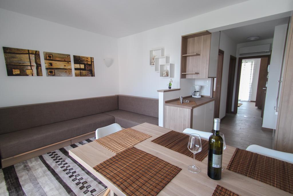 Apartments Villa Rivarella Novigrad Istria الغرفة الصورة